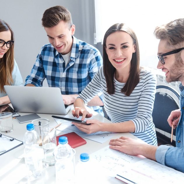 1 2F0FlFvN1WSwEKBf7R_-1A